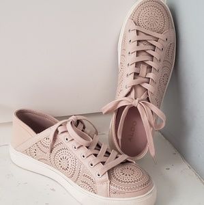 EUC Aldo laser cut tennis shoe